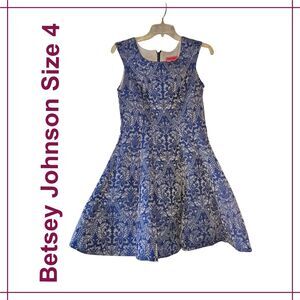 BETSEY JOHNSON Fit and Flare Embroidered Dress Size 4